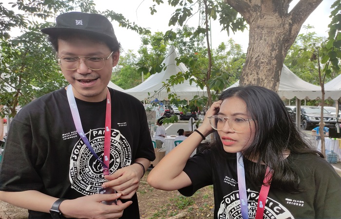 Duo musisi tanah air Endah and Rheza ditemui di Monkey Forest Ubud. Mereka konsen dalam isu-isu lingkungan, termasuk isu perubahan iklim.