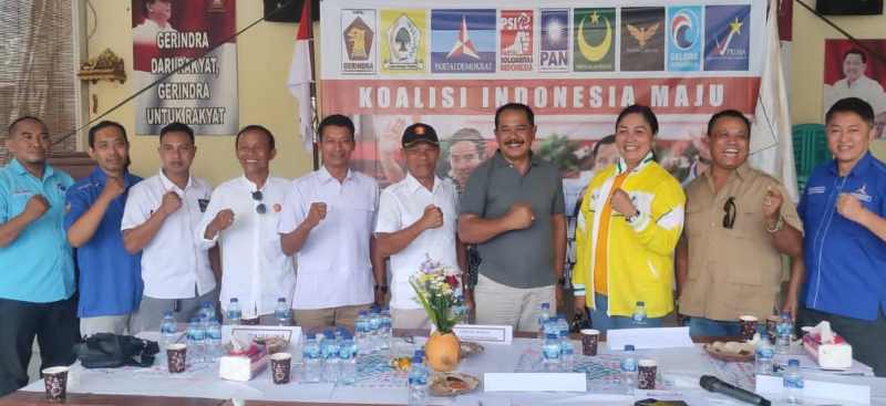 TARGET BERAMAI-RAMAI : Koalisi Indonesia Maju saat rapat konsolidasi pemenangan Prabowo-Gibran di Kantor DPC Gerindra Klungkung, Minggu (5/11/2023). (Foto DPC Gerindra Klungkung untuk Radar Bali)