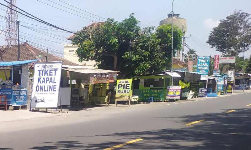 JADI SOROTAN : Loker tiket penyeberangan Pelabuhan Gilimanuk. (m.basir/radar bali)