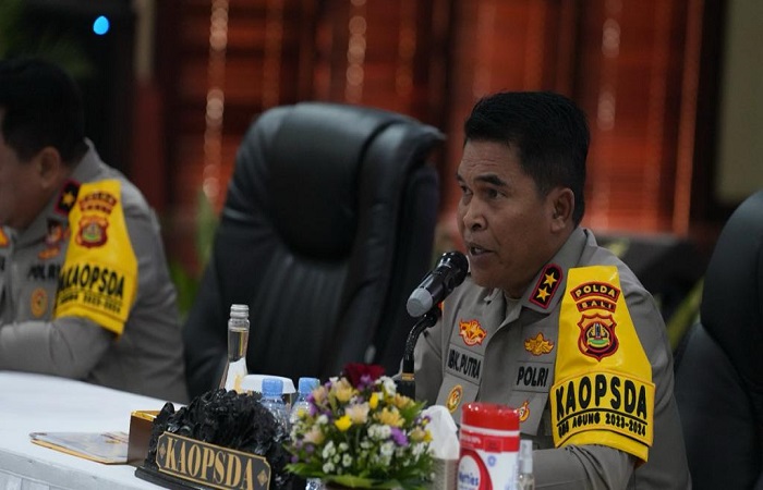 Kapolda Bali Irjen Pol Ida Bagus Kd Putra Narendra memimpin rapat koordinasi (Rakor) Operasi Mantap Brata Agung 2023-2024 di gedung PRG Polda Bali, pada Kamis 9 November 2023.