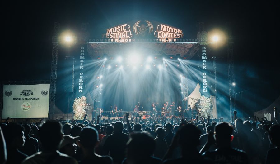 JADI MAGNET: Suasana konser musik Seventeenth Disaster Boomber Reborn