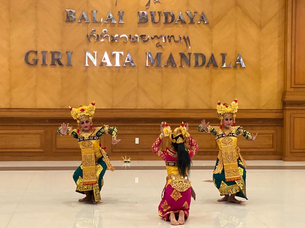 Lomba Tari Antar Sanggar dalam Festival Seni Budaya pada Rabu (15/11) di Balai Budaya Giri Nata Mandala, Puspem Badung.