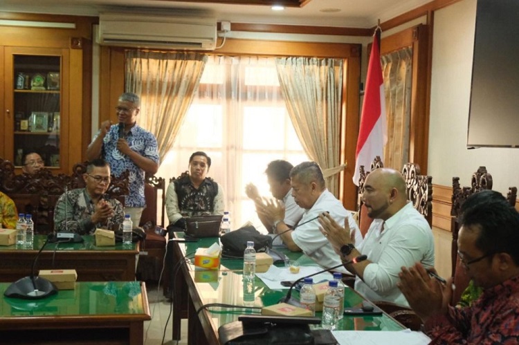 JAGA  EMPAT KONSENSUS NEGARA:  Ketua DPD Gerindra Bali Made Muliawan Arya menerima 60 Pemuka Agama Kristen, Rabu (8/11/2023).