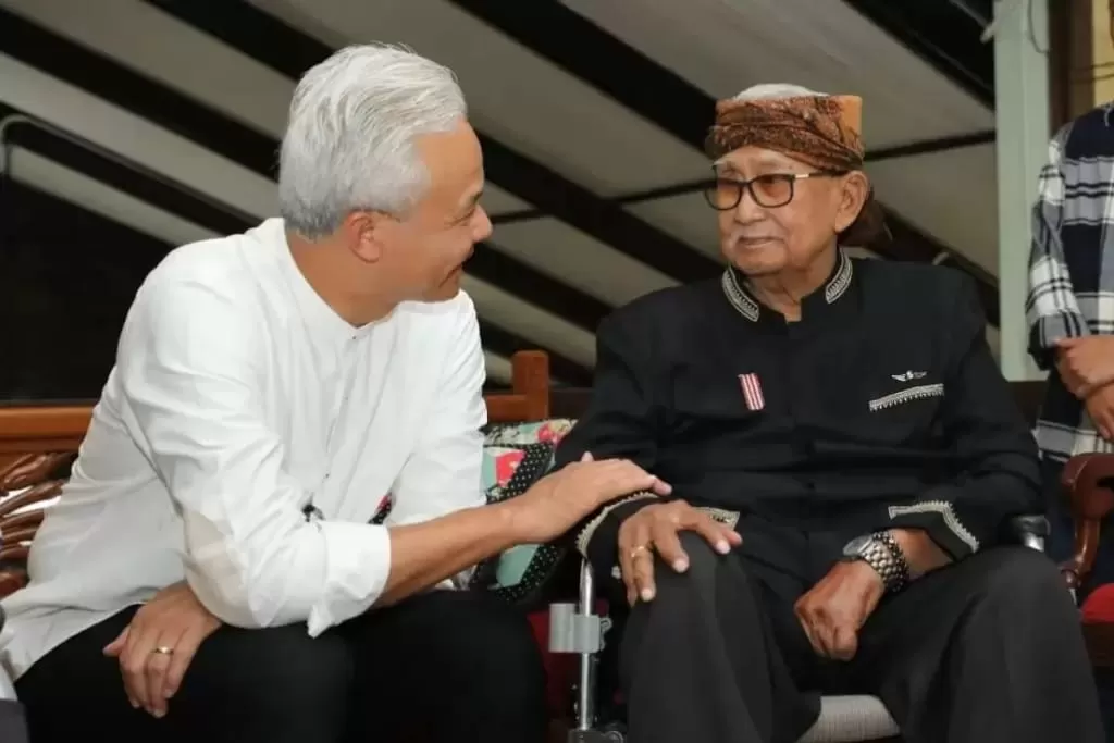 Mantan Gubernur Jawa Barat, Letjen TNI (purn) Solihin GP masuk dalam tim pemenangan Ganjar - Mahfud untuk wilayah Jawa Barat.