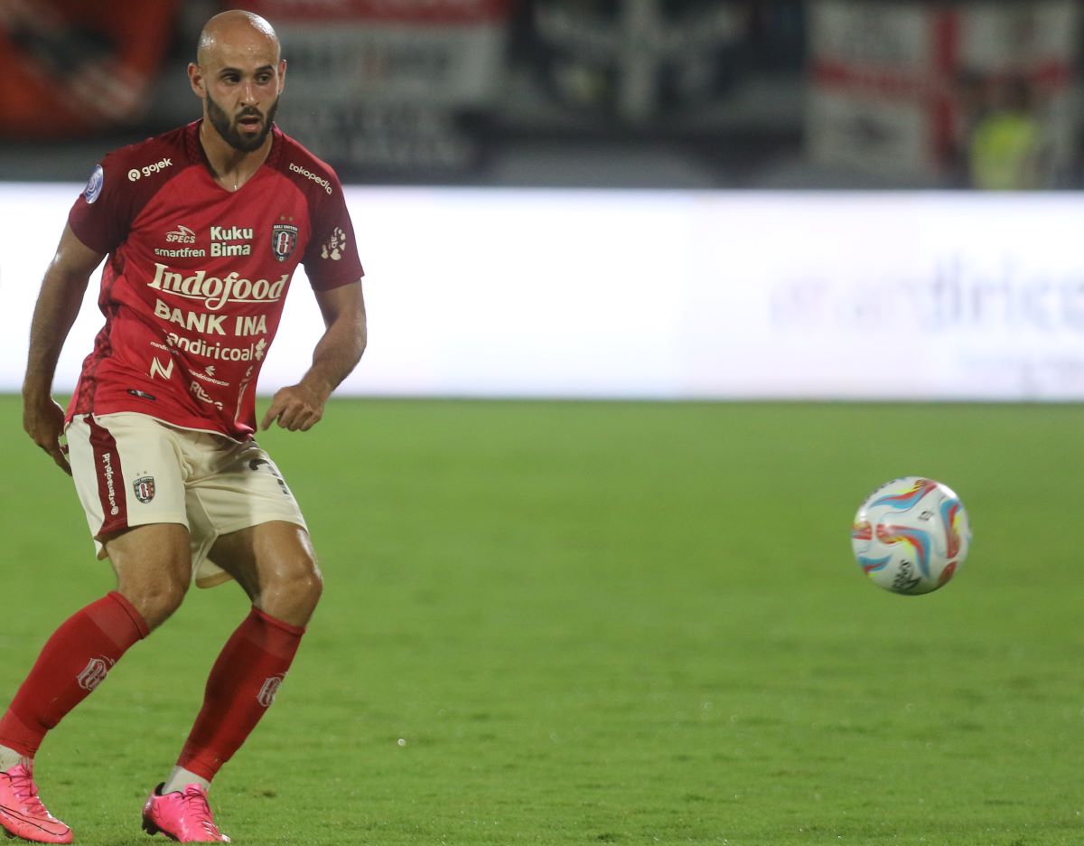 NON STOP: Pemain asing Bali United asal Palestina M Rashid terbang 15 jam dari Kuwait langsung bergabung dengan tim saat lawan Madura United.