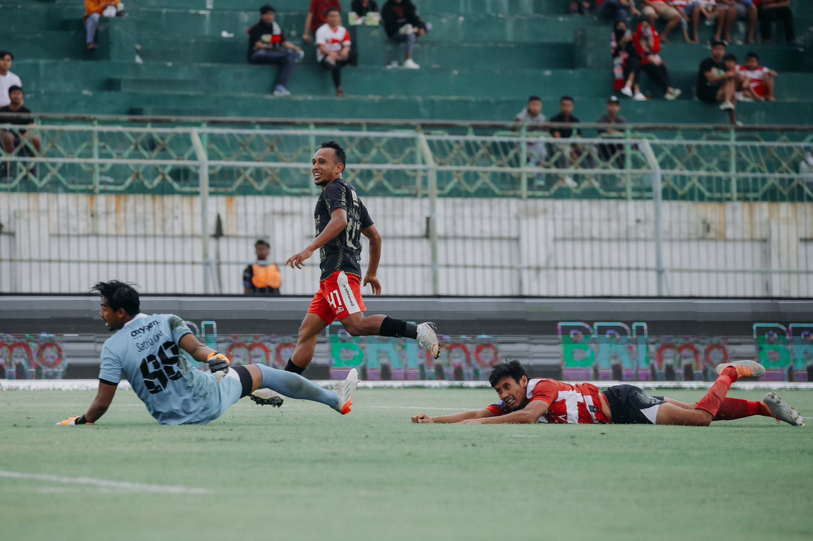 LAGA TANDANG: Penyerang Bali United, Irfan Jaya menjadi penentu kemenangan Bali United di kandang Madura United
