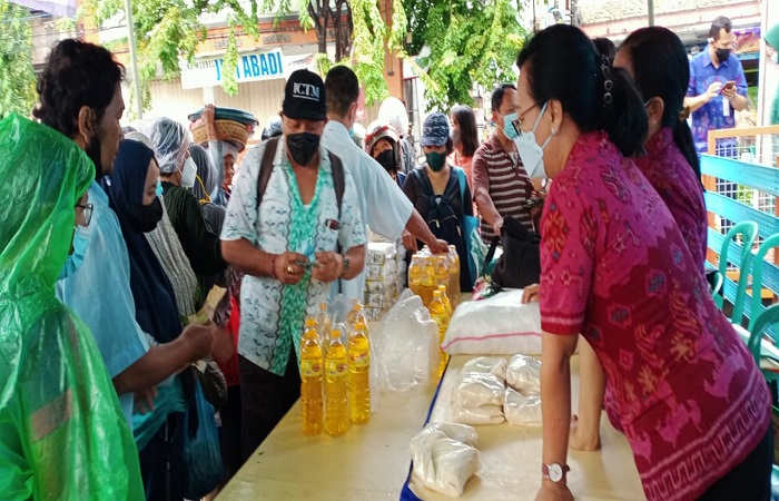Komoditas minyak goreng sempat mengalami kelangkaan.