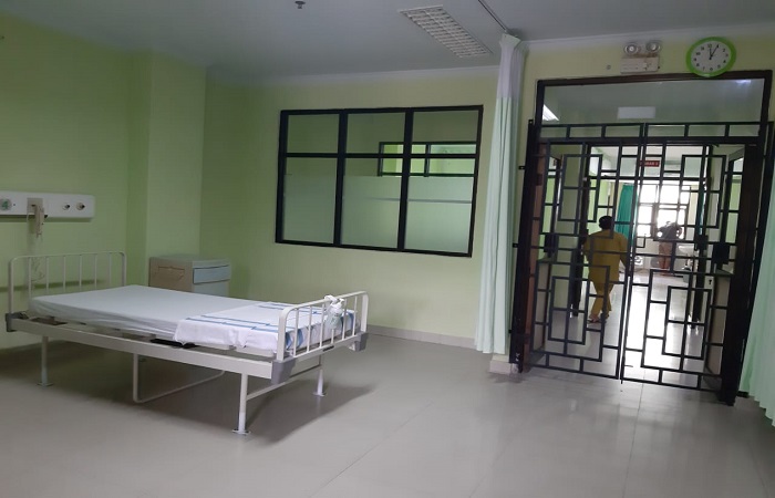 Ruangan khusus pasien gangguan jiwa di RSU Negara. Siap untuk merawat pasien dari golongan caleg gagal yang depresi.