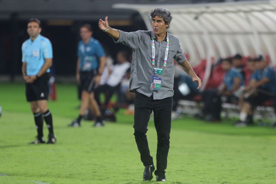 TUTUP PEMAIN ASING: Pelatih Bali United Stefano Cugurra alias Teco memilih menutup peluang pemain asing berlabuh di timnya di paro musim Liga 1 tahun 2023-2024.