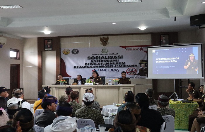 Sosialisasi pencegahan korupsi kepada LPD dan Pengawas LPD di Kejari Jembrana.