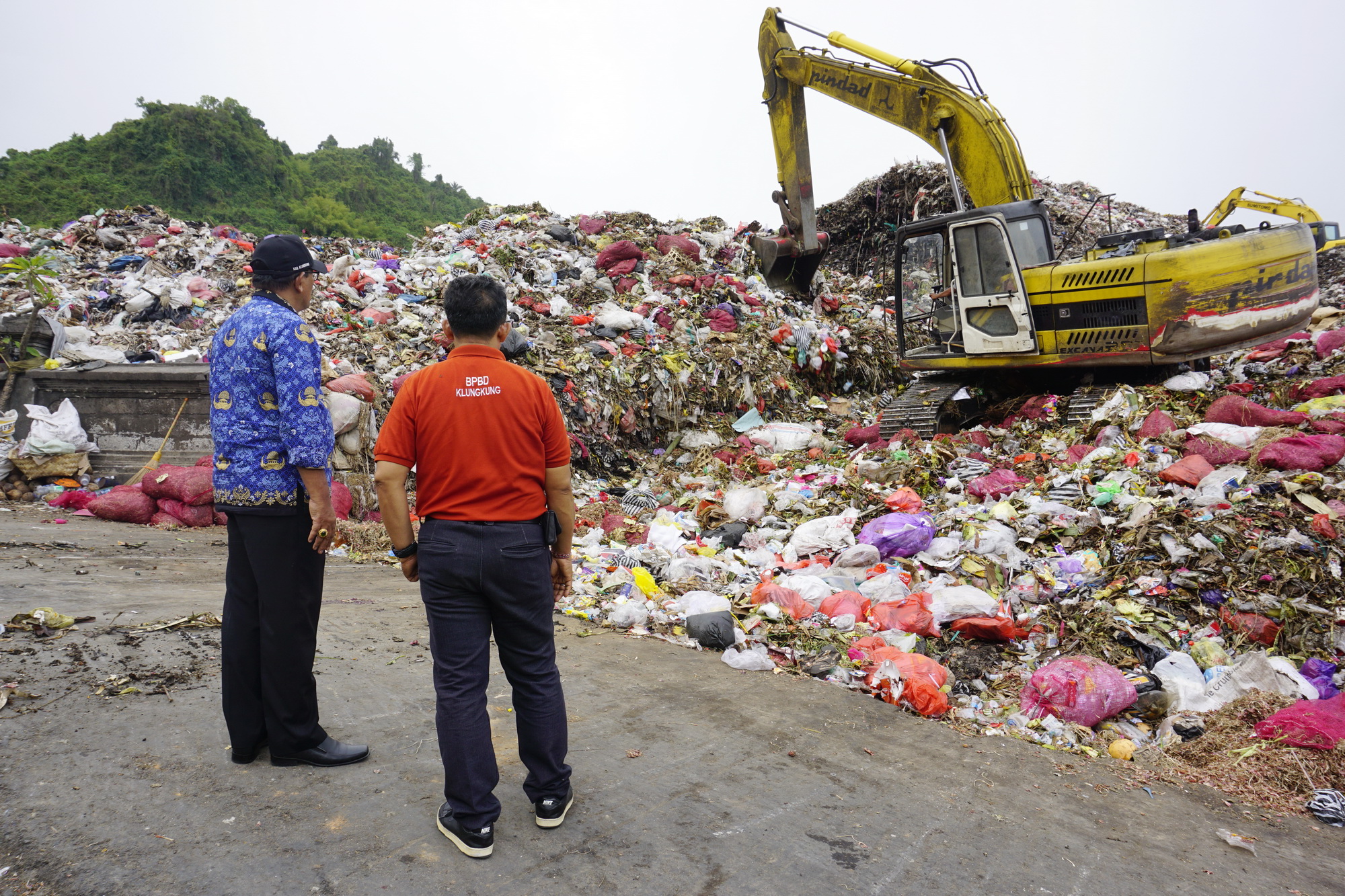 BAU: Kondisi TPA Sente yang sudah overload akhirnya ditutup oleh Plt. Bupati Kulungkung I Made Kasta