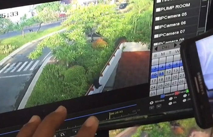 Korban terekam CCTV sebelum melompat di jembatan Underpass Dewa Ruci Jalan Sunset Road, Kecamatan Kuta, Kabupaten Badung.
