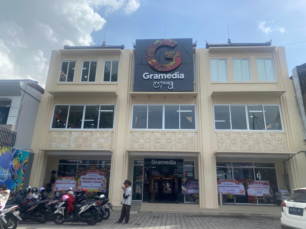 LEBIH DEKAT KE MASYARAKAT: Tampak depan store Gramedia Teuku Umar Bali Denpasar. (Gramedia untuk Radar Bali)