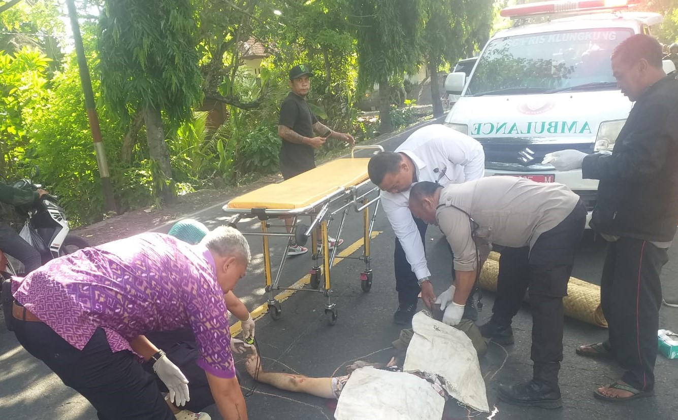 KABUR: Warga Australia, Semmens Bradley William, 33 meninggal dunia setelah terlibat tabrak lari di Jalan Raya Banjar Belatung Desa Pesinggahan (13/12/2023).