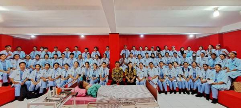 TERPILIH: Ns. Kadek Yudi Aryawan, S.Kep.,MSi dan Tim, terpilih sebagai penerima bantuan P3D. (STIKES Buleleng)