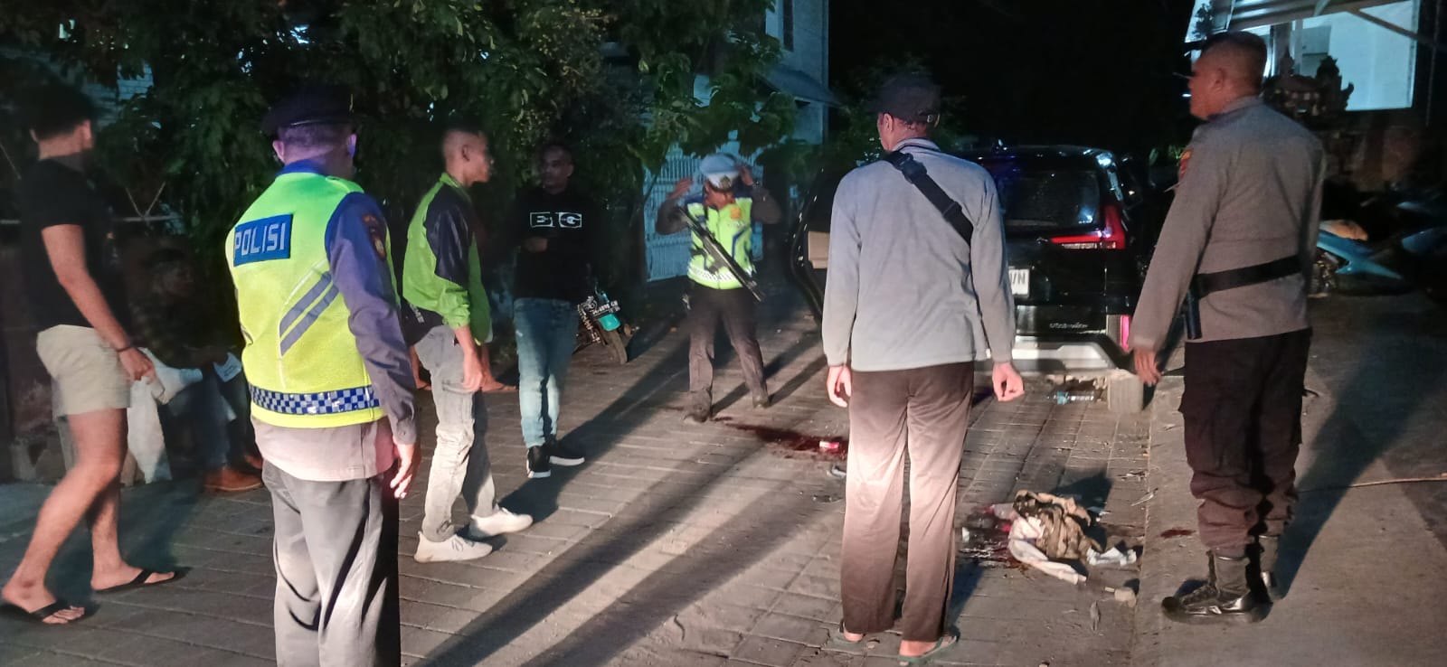 BENTROK: Lokasi terjadinya bentrok berdarah antara WNA Timor Leste melawan 6 OTK di kosan elit Sidakarya Denpasar.