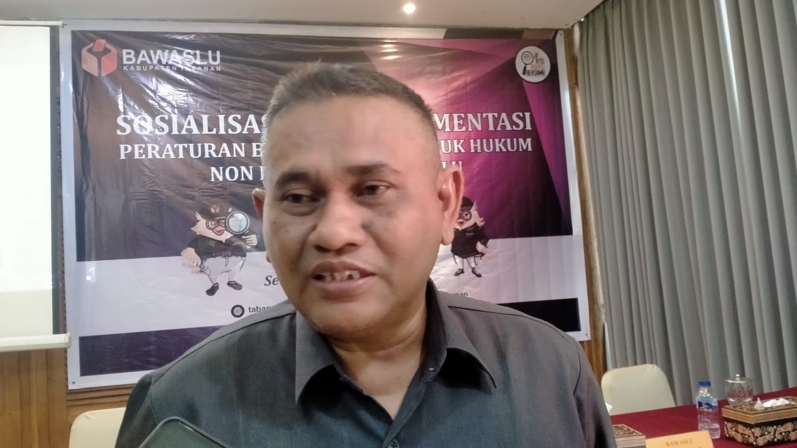 PANTAU KAMPANYE: Ketua Bawaslu Tabanan I Ketut Narta soroti dapil-dapil yang jadi sumbu perebutan suara.