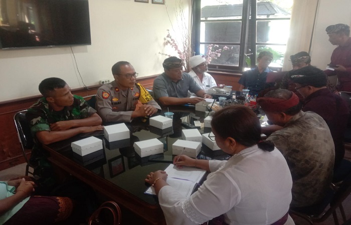 Rapat koordinasi di kantor camat Blahbatuh Gianyar.