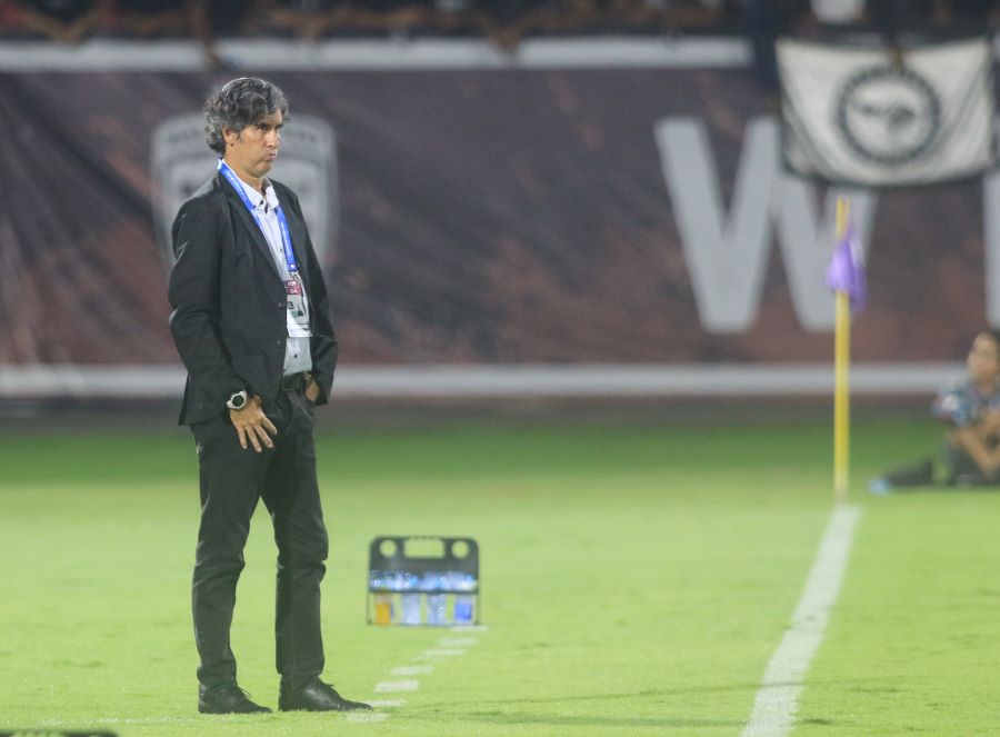 TERUS BERLATIH: Pelatih Bali United Stefano Cugurra meminta para pemainnya tetap latihan mandiri meski dalam liburan panjang.