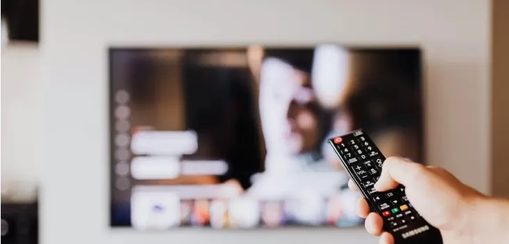 Ilustrasi menonton Televisi (Karolina Grabowska/ Pexels.com)