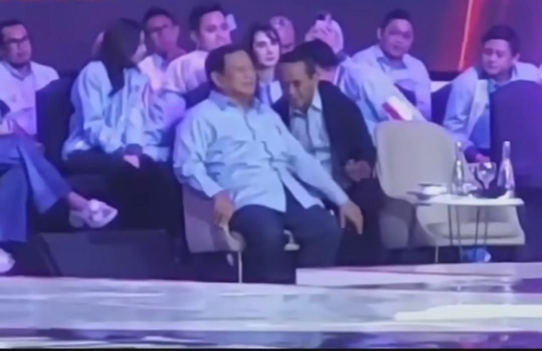 Potongan video Prabowo dan Bahlil Lahadalia saat nonton debat cawapres Jumat malam 22 Desember 2023