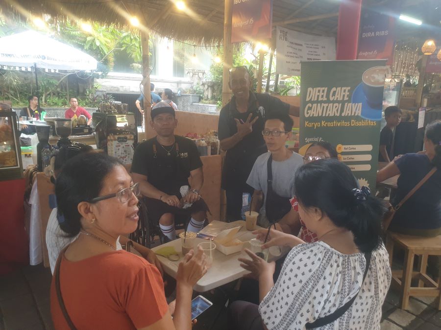 DIFEL CAFE: Difel Cafe milik para disabilitas di arena Denpasar Festival.