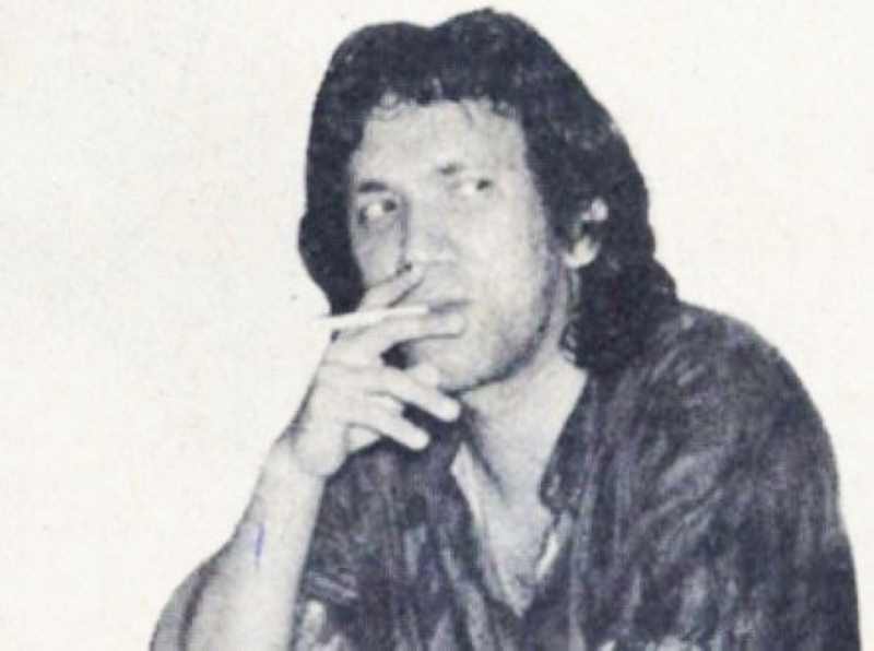 ARTHUR KAUNANG MUDA : Arthur Kaunang pemain bas yang juga piawai main piano/keyboard, saat masih muda tahun 1987. (foto: istimewa/majalah Vista/08/1987)