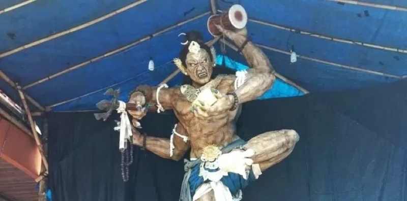 LOMBA MARET 2023 LALU : Ogoh-ogoh karya STT Acarya Perkasa berjudul Mahakala Bhairawa yang semua bahanya serba alami ini salah satu dsri 21 nominasi terbaik di Badung Maret 2023. (foto:dok.radarbali)
