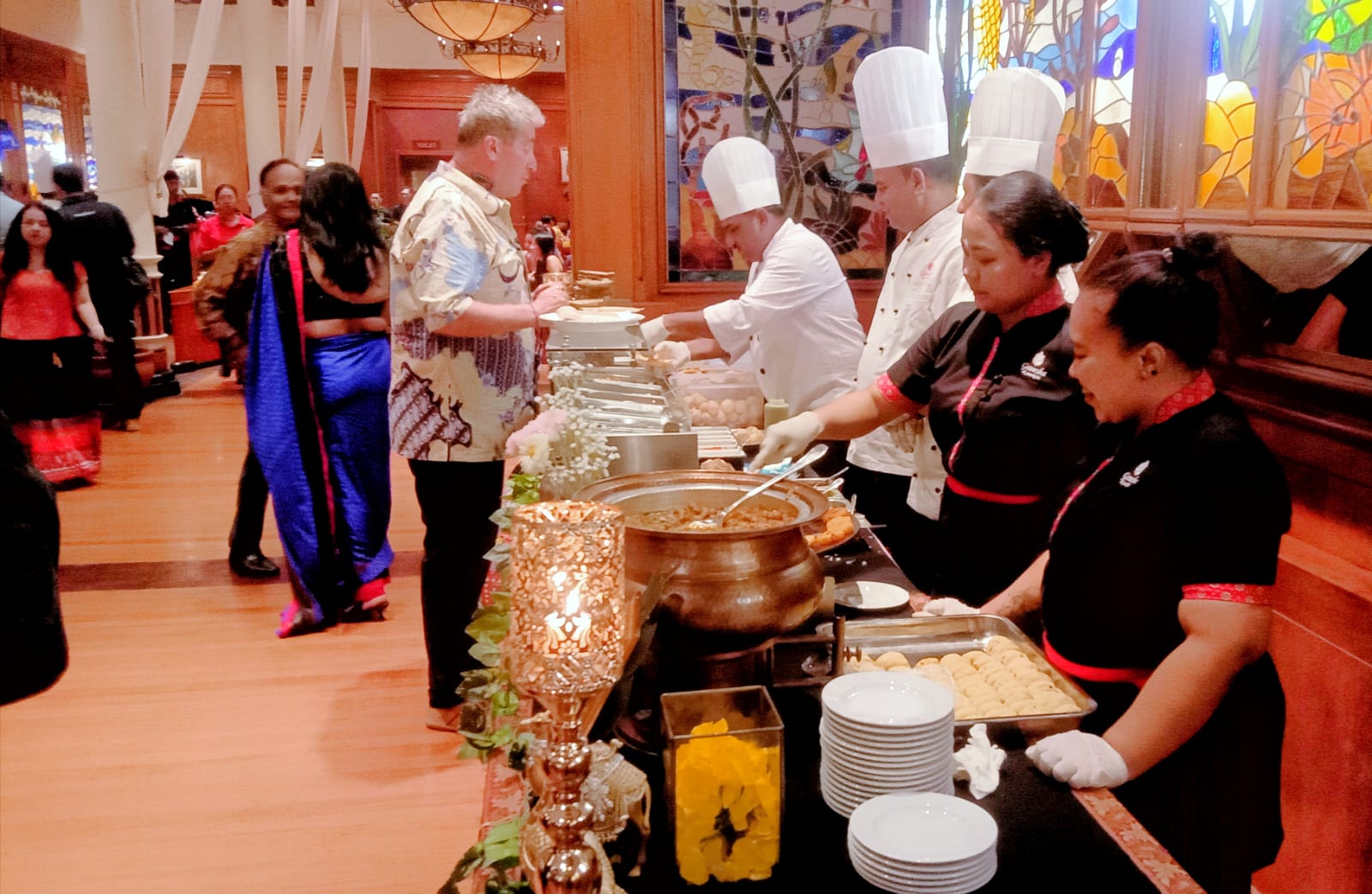 PEMBUKAAN: Suasana pembukaan Resto India Ganesha Ek Sanskriti Buka Cabang di Ayodya Nusa Dua, Senin (15/1/2024). (Made Sukamara/Radar Bali)