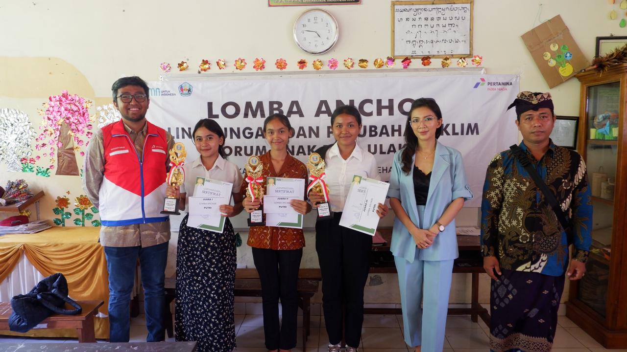 ISU LINGKUNGAN: kompetisi anchor meningkatkan kemampuan public speaking, mengembangkan kemampuan jurnalistik siswa. (Pertamina)