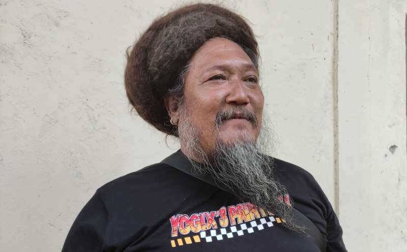 DAPAT TAWARAN NYALEG : Joni Agung mengaku beberapa kali ditawari nyaleg. (marsellus pampur)