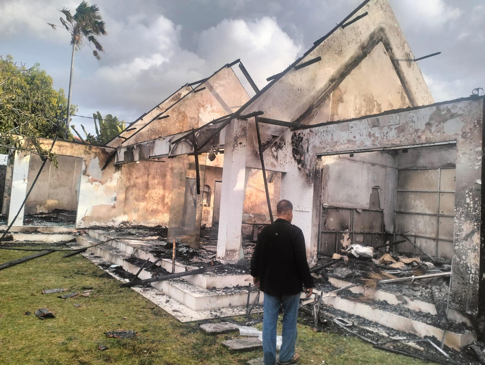 JADI ARANG: Tiga Unit Rumah terbakar termasuk isinya