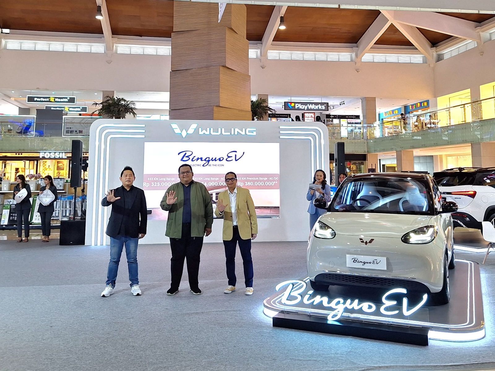 LAUNCHING: Peluncuran mobil listrik BingouEV di Mall Bali Galeria, Bali pada Jumat (26/1/2024). (Ari Rismaya Dewi/Radar Bali)