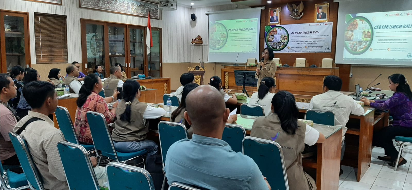 SOSIALISASI: Kepala BBPOM di Denpasar I Gusti Ayu Adhi Aryapatni di Ruang Rapat Praja Mandala, Kantor Bupati Klungkung, Semarapura, Selasa (30/1/2024). (Dewa Ayu Pitri Arisanti)