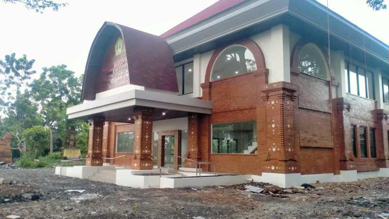 MASIH SEPI : Kondisi bangunan gedung MPP Tabanan yang sudah rampung dibangun di Banjar Sanggulan, Desa Banjar Anyar, Kediri Tabanan. (juliadi/radar bali)
