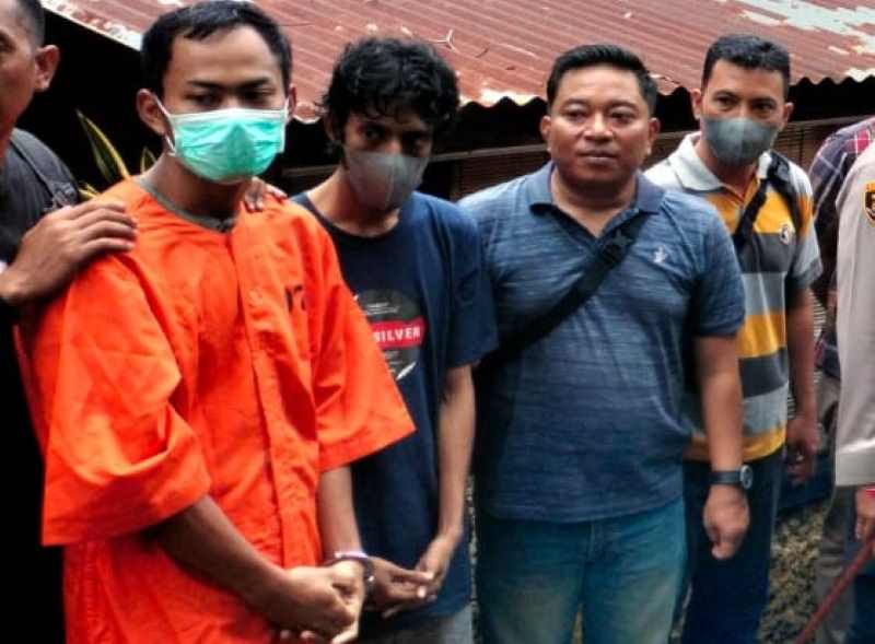 TERTANGKAP : Joko ditangkap saat hendak kabur ke Malang melalui Terminal Mengwi.(humas polres buleleng)