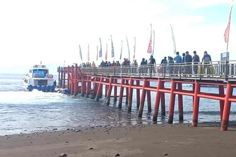 PENYEBERANGAN : Situasi penyeberangan di Pelabuhan Kampung Kusamba. (istimewa)
