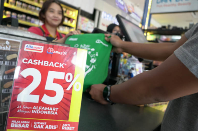 Alfamart berikan cashback bagi konsumen