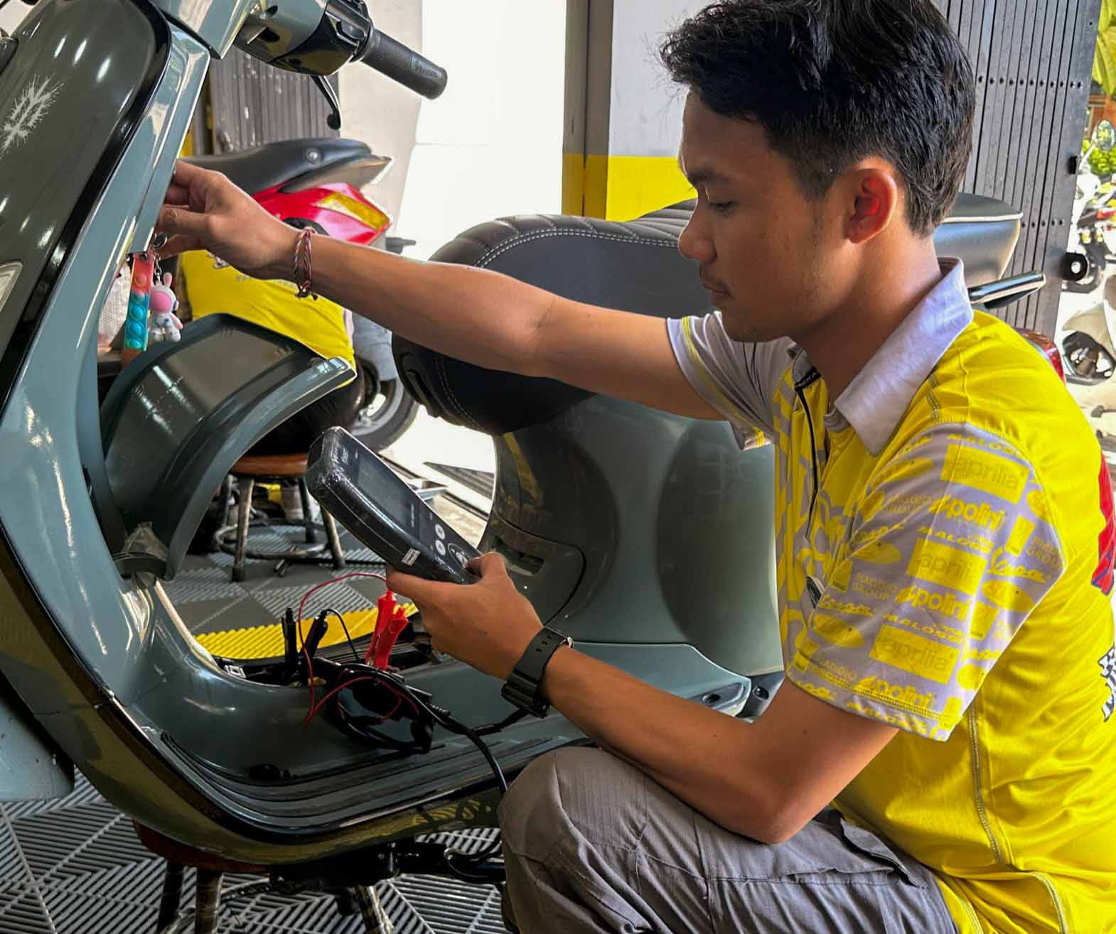 PROFESIONAL: Vespa Fix and Care Berkomitmen  Memberikan Pelayanan Terbaik Demi Kepuasan dan Kenyamanan Pelanggan
