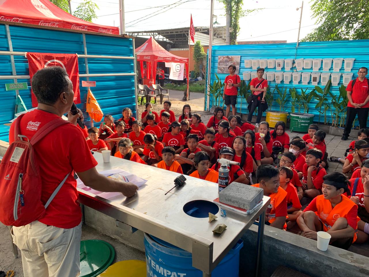 Sesi edukasi pengelolaan sampah residu kepada tenaga pendidik dan pelajar usia dini untuk 4 sekolah di wilayah Desa Pemecutan Kaja, Denpasar Utara dari SDN 4 Pemecutan, SDN 8 Pemecutan, SDN 14 Pemecut