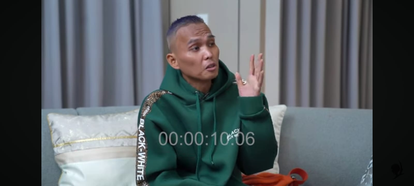 WAJAH BERUBAH: Peramal terkenal Hard Gumay saat masih sehat dan tampil di layar lebar