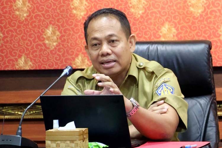 TAK GENTAR: Penjabat Gubernur Bali Sang Made Mahendra Jaya tak gentar jika dinilai salah dalam menggugat Kakanwil ke PTUN terkait sengketa lahan di Ungasan Kuta Selatan yang di klaim Pemprov Bali.