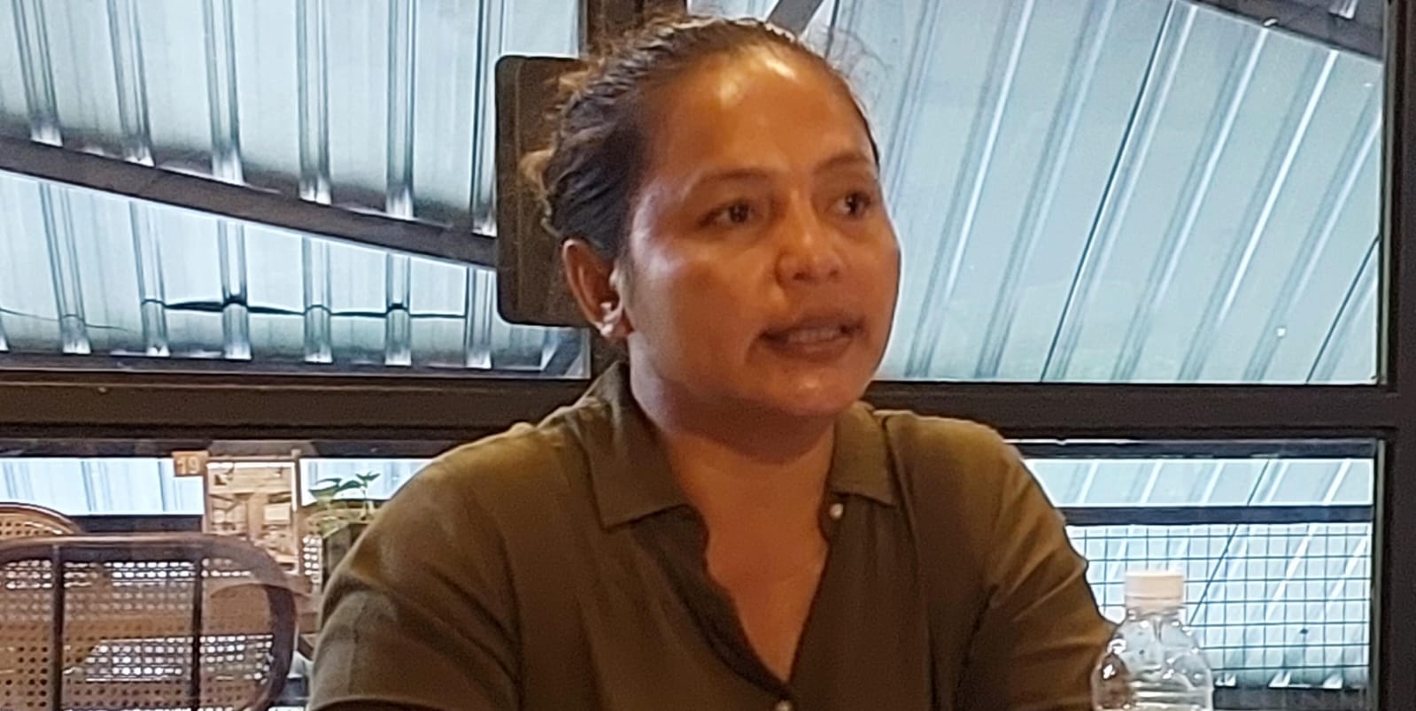 TERANCAM KEHILANGAN ASET: Anggota Koperasi Simpan Pinjam (KSP) Ema Duta Mandiri (EDM) I Gusti Ayu Ketut Setiawati mencari keadilan dari kasus yang membelitnya.