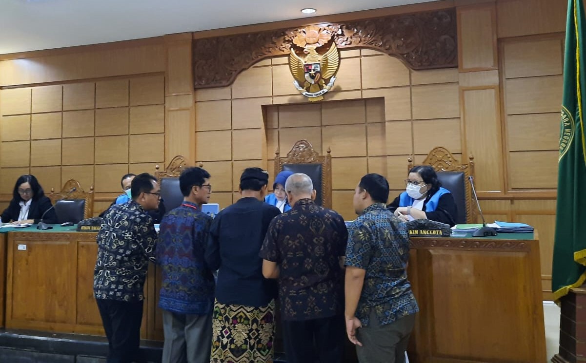 GAGAL HADIRKAN SAKSI: Suasana pemeriksaan berkas sengketa lahan di Ungasan Jimbaran di PTUN Denpasar.