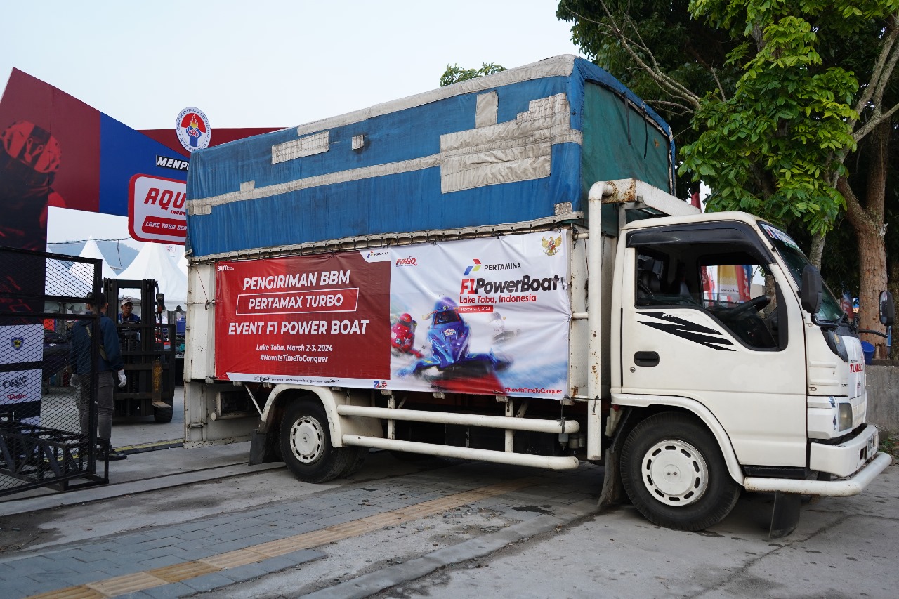 BERGENGSI: Armada pasokan BBM dan Avtur untu even Pertamina Grand Prix of Indonesia F1 Powerboat 2024