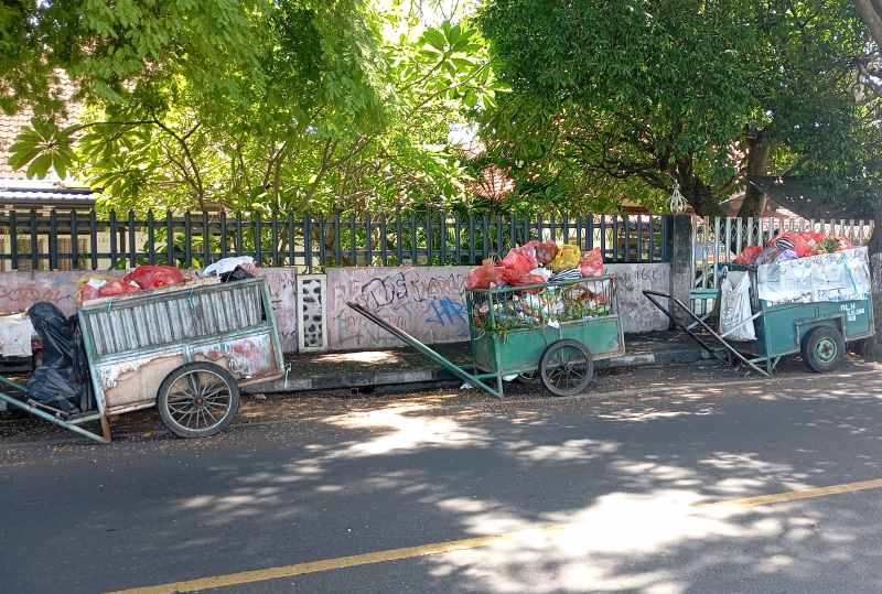 SAMPAH HARI RAYA: Tumpukan sampah yang terpantau di seputaran Kota Singaraja saat Hari Raya Galungan. (francelino junior)