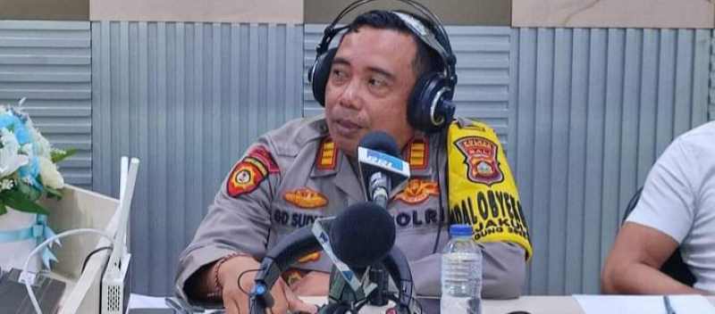DAPAT LAPORAN KEJAHATAN TURIS : Kapolsek Tejakula, AKP I Gede Sudiana tengah mendalami peristiwa kejahatan dengan hipnotis.( Foto: Polsek Tejakula untuk Radar Bali)