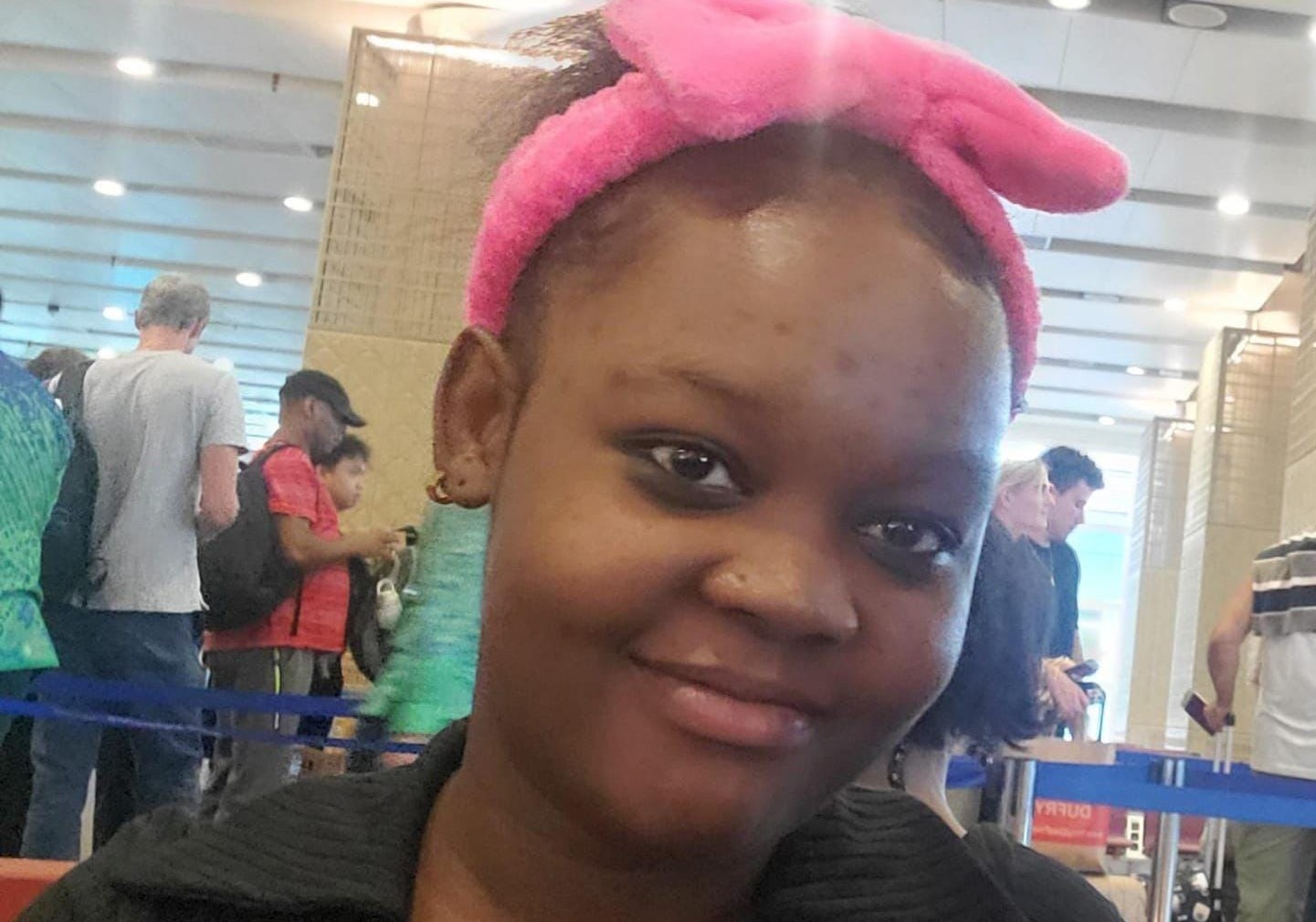 TAK TRANSPARAN: Wanita asal Tanzania bernama Hyasinta Vitalis Dimoso, 24, berada di Bandara, Sabtu (2/3/2024).