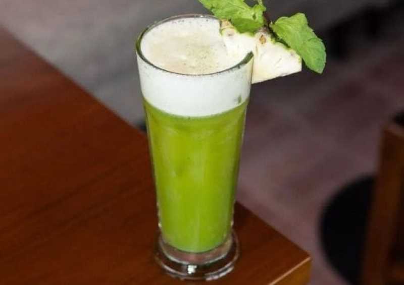 JUS KELOR : Jus daun kelor ini termasuk yang digemari turis Eropa. (foto:Istimewa)