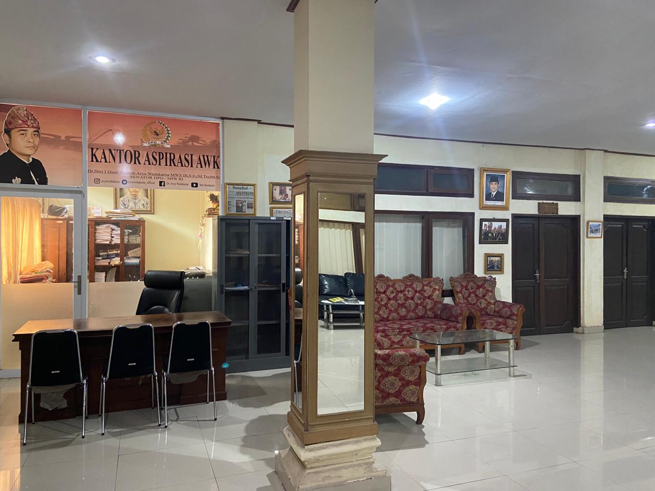 BELUM KOSONG: Ruangan anggota DPD RI Arya Wedakarna di Renon blm dikosongkan, padahal 12 Maret 2024 batas waktunya.